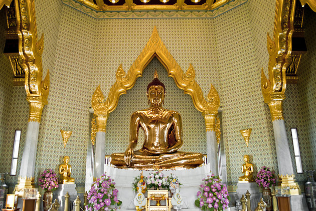 cách đi thăm chùa vàng Wat Traimit
